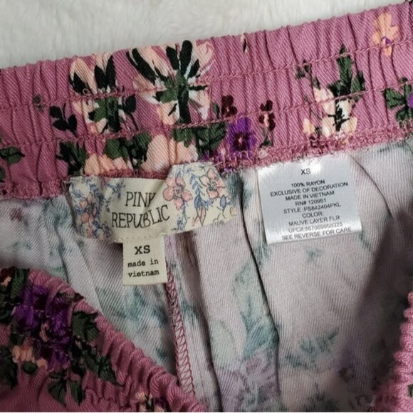 NWT Trendy Floral Flowy Shorts XSMALL - Picture 5 of 6